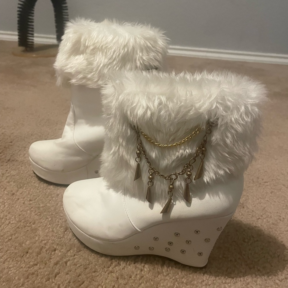 Slip on snow bunny boots